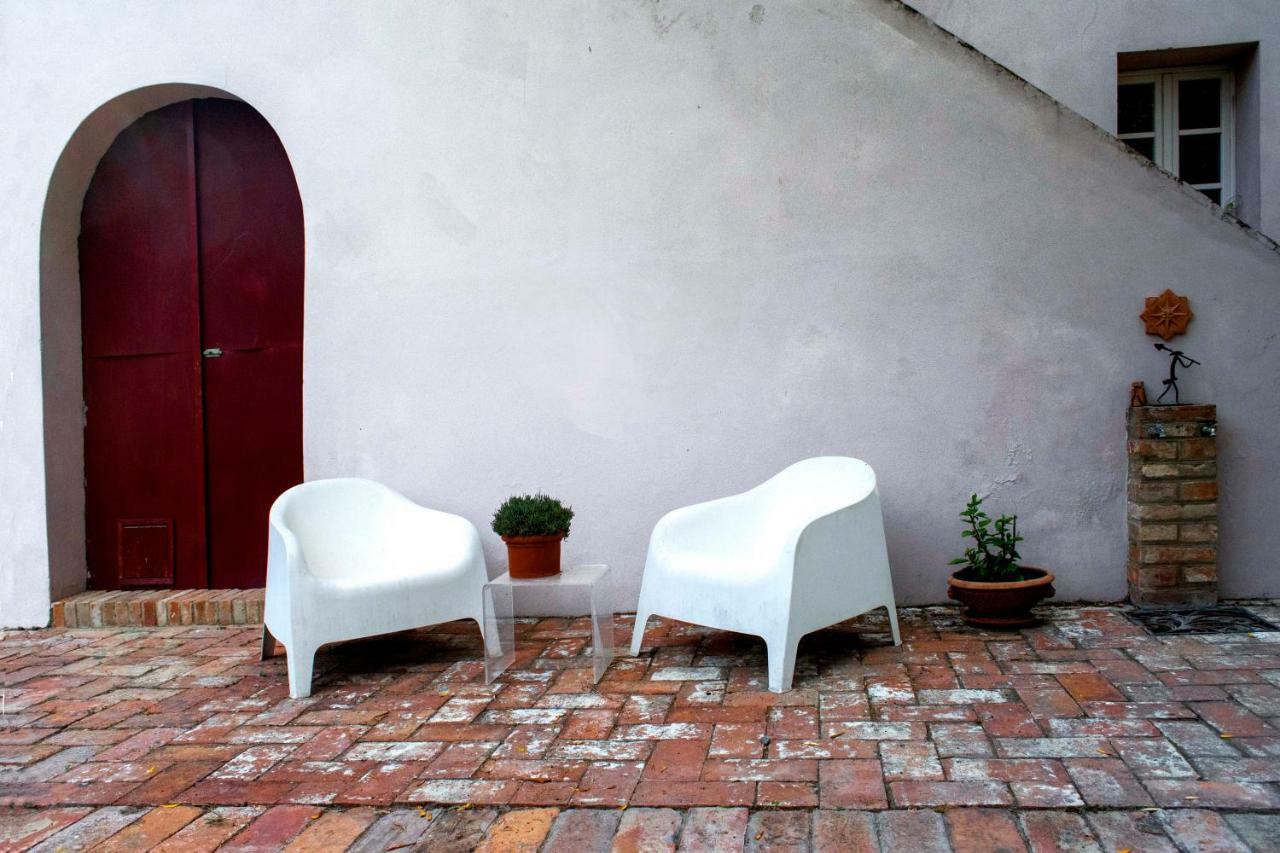 Bb Gli Aristogatti Bed & Breakfast Ghizzano Ngoại thất bức ảnh